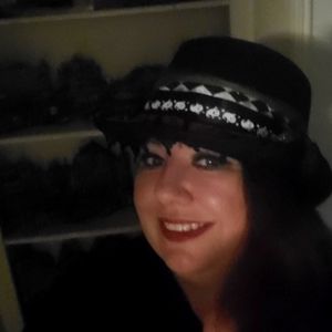 Meet your Posher, Gin